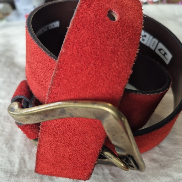 Vintage Diesel Red Suede Belt with Brass Buckle Size 80 . 39 Inch - Picture 2 of 15
